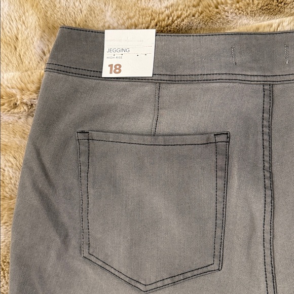 NWT LANE BRYANT Sz 18 Jegging High-Rise 3-Button Slim Flex Magic Waistband Grey - Picture 7 of 11